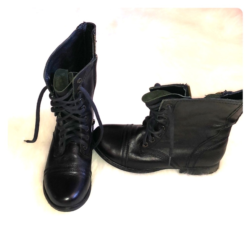 Combat boots